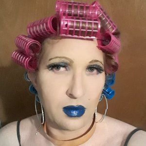 Meet your Posher, Veronica